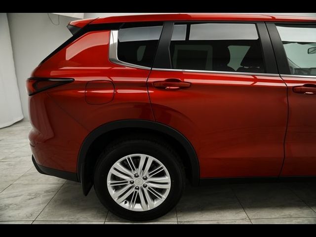 2024 Mitsubishi Outlander ES