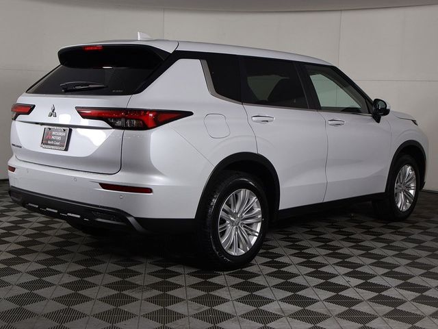 2024 Mitsubishi Outlander ES