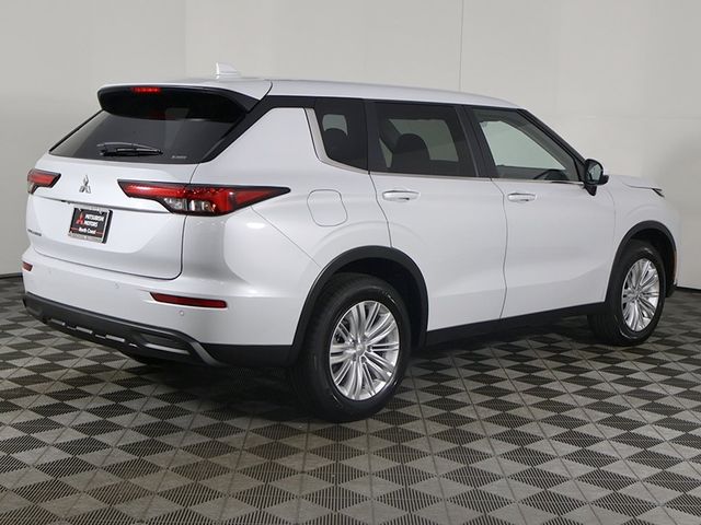 2024 Mitsubishi Outlander ES