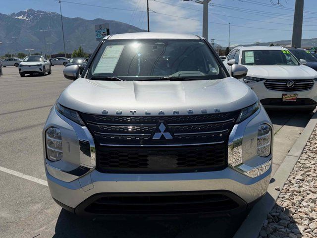 2024 Mitsubishi Outlander ES