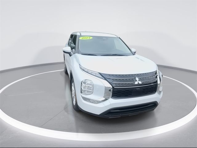 2024 Mitsubishi Outlander ES