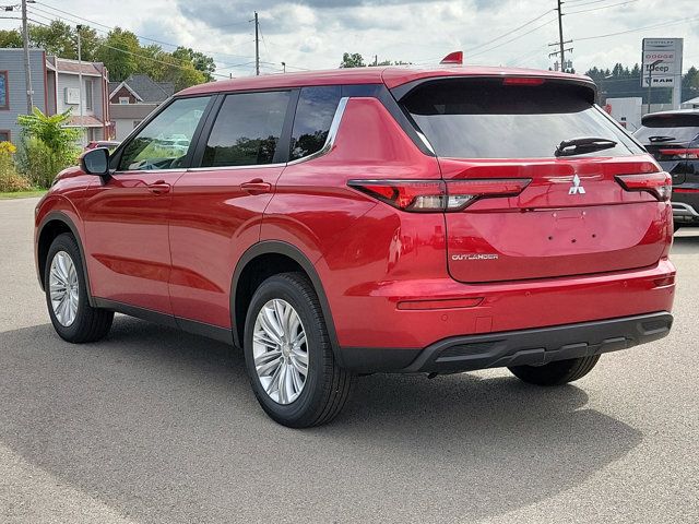 2024 Mitsubishi Outlander ES