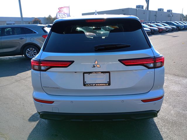 2024 Mitsubishi Outlander ES