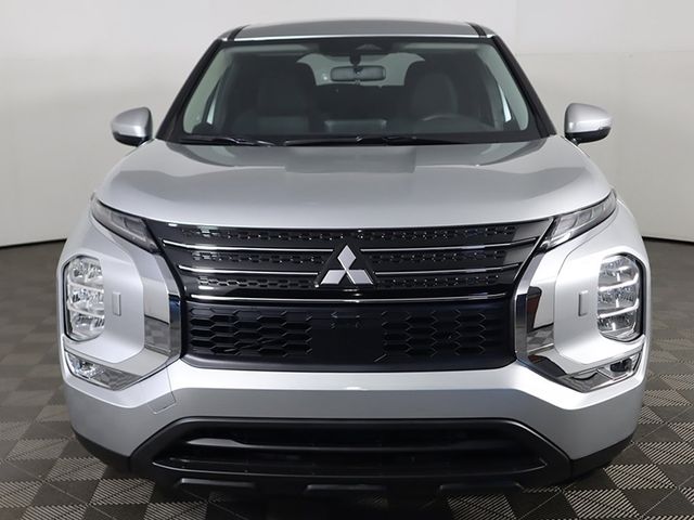 2024 Mitsubishi Outlander ES