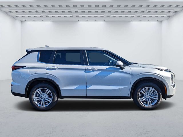 2024 Mitsubishi Outlander ES