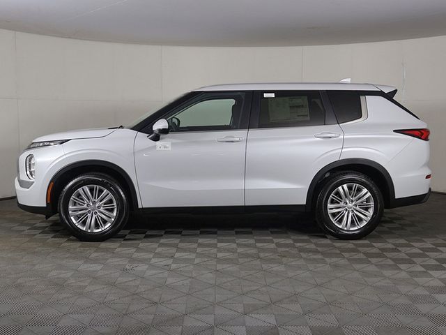 2024 Mitsubishi Outlander ES