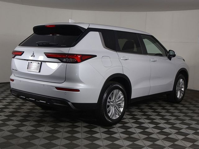 2024 Mitsubishi Outlander ES