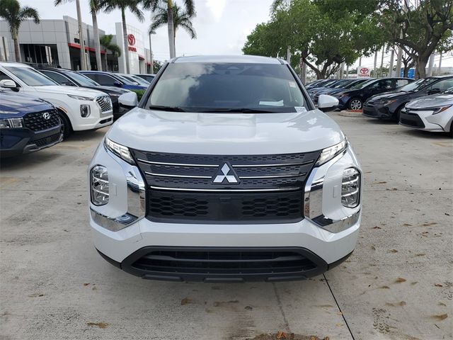 2024 Mitsubishi Outlander ES