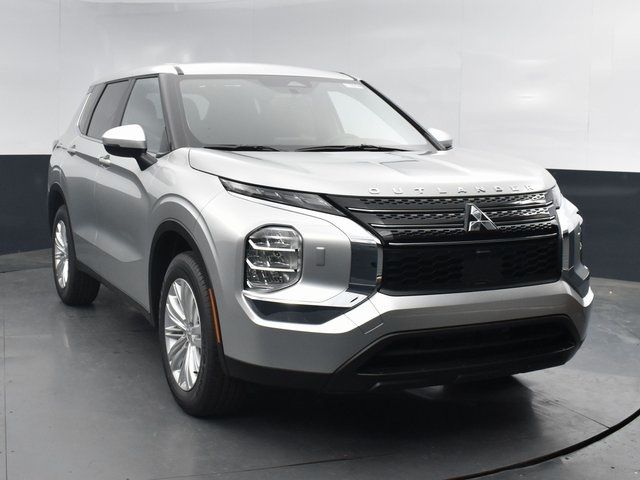 2024 Mitsubishi Outlander ES