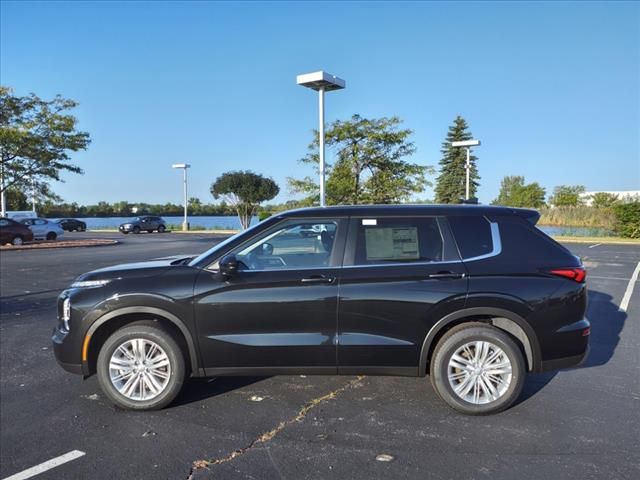 2024 Mitsubishi Outlander ES