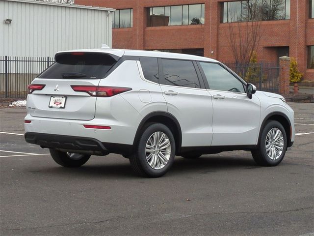 2024 Mitsubishi Outlander ES