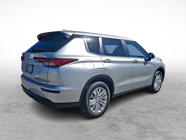 2024 Mitsubishi Outlander ES