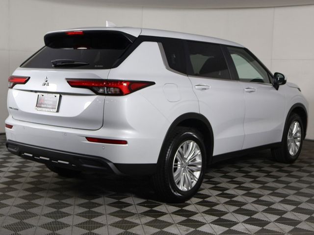 2024 Mitsubishi Outlander ES