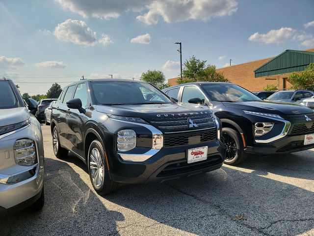 2024 Mitsubishi Outlander ES