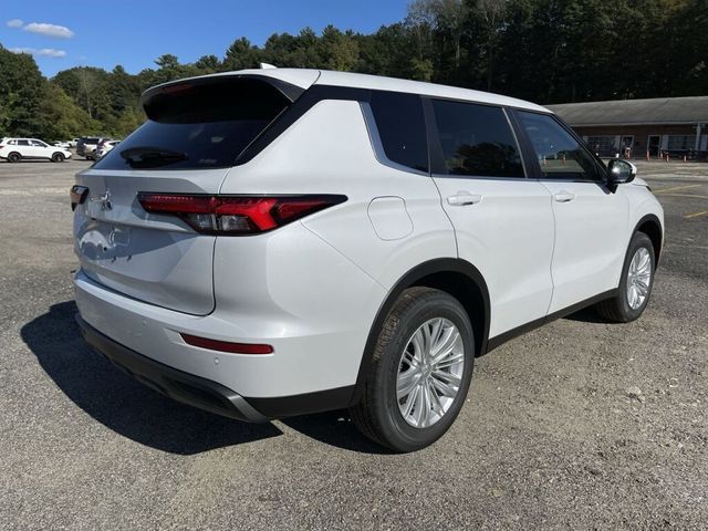 2024 Mitsubishi Outlander ES