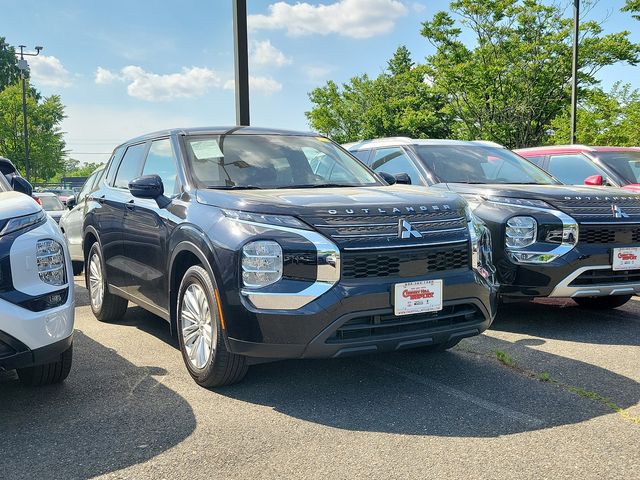 2024 Mitsubishi Outlander ES