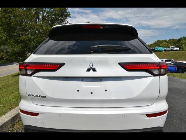 2024 Mitsubishi Outlander ES