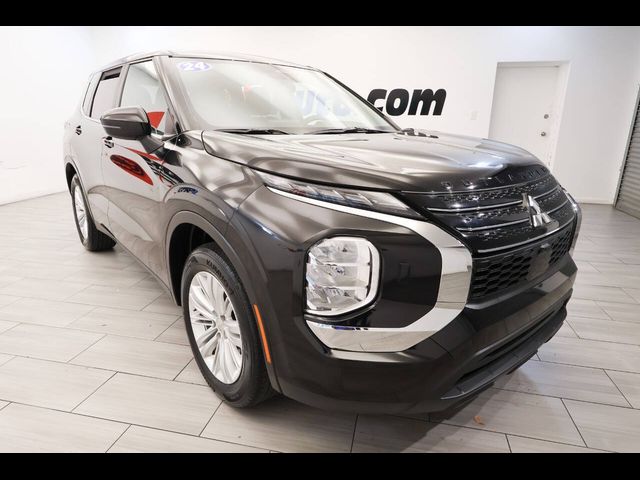 2024 Mitsubishi Outlander ES