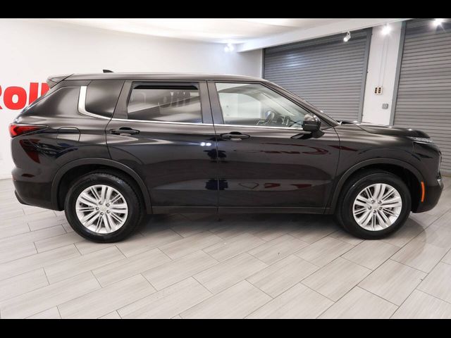 2024 Mitsubishi Outlander ES