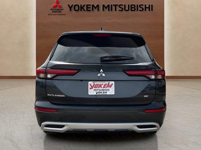 2024 Mitsubishi Outlander SE