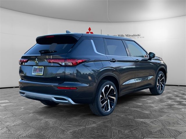 2024 Mitsubishi Outlander SE