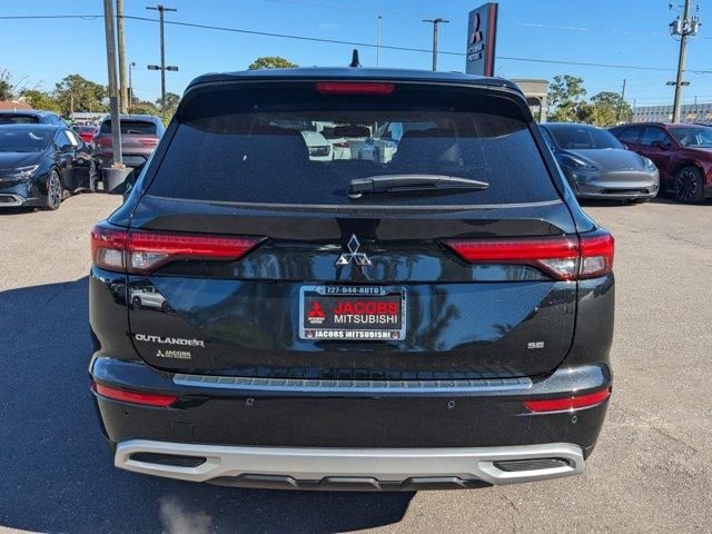 2024 Mitsubishi Outlander SE