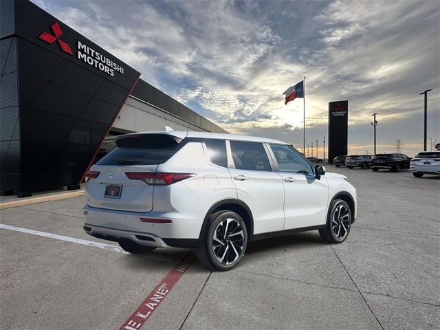 2024 Mitsubishi Outlander SE