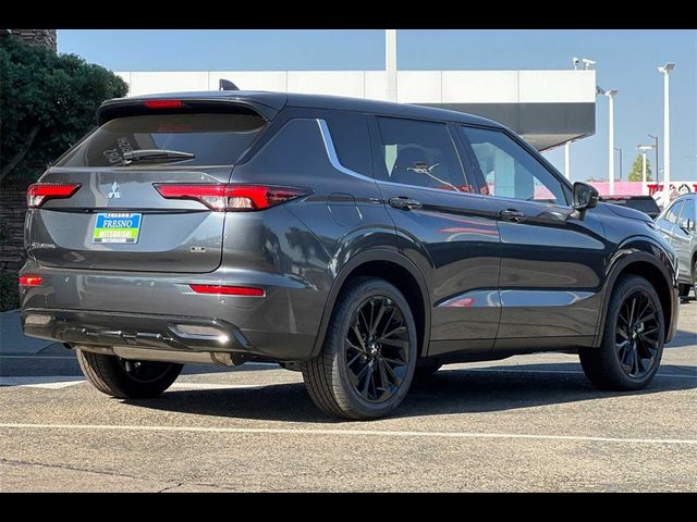 2024 Mitsubishi Outlander SE Black Edition w/Pano Roof