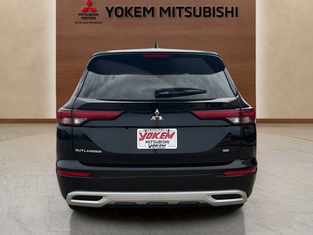 2024 Mitsubishi Outlander SE