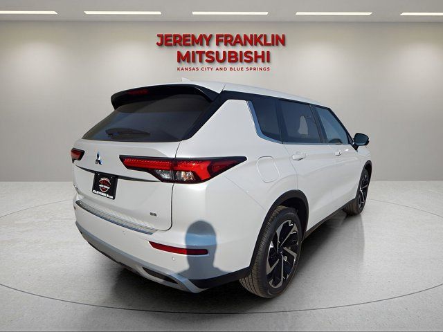 2024 Mitsubishi Outlander SE