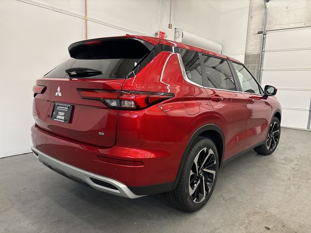 2024 Mitsubishi Outlander SE