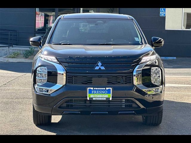 2024 Mitsubishi Outlander SE Black Edition w/Pano Roof