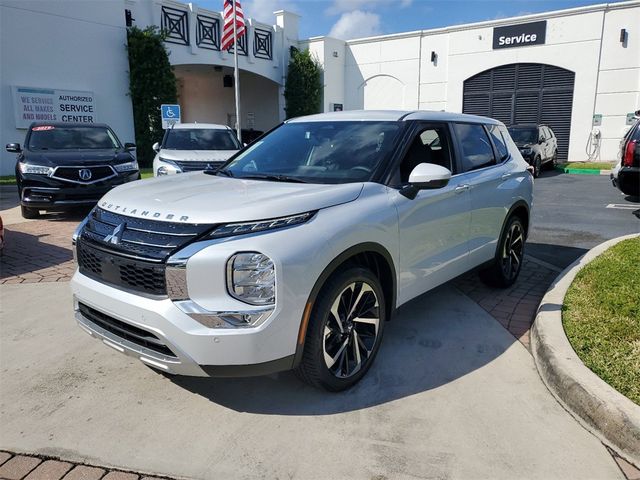 2024 Mitsubishi Outlander SE