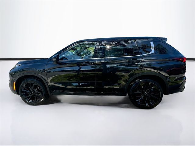 2024 Mitsubishi Outlander SE Black Edition w/Pano Roof