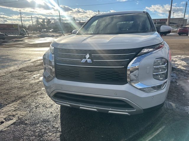 2024 Mitsubishi Outlander SE Black Edition w/Pano Roof