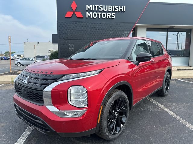 2024 Mitsubishi Outlander SE Black Edition w/Pano Roof