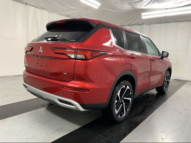 2024 Mitsubishi Outlander SE