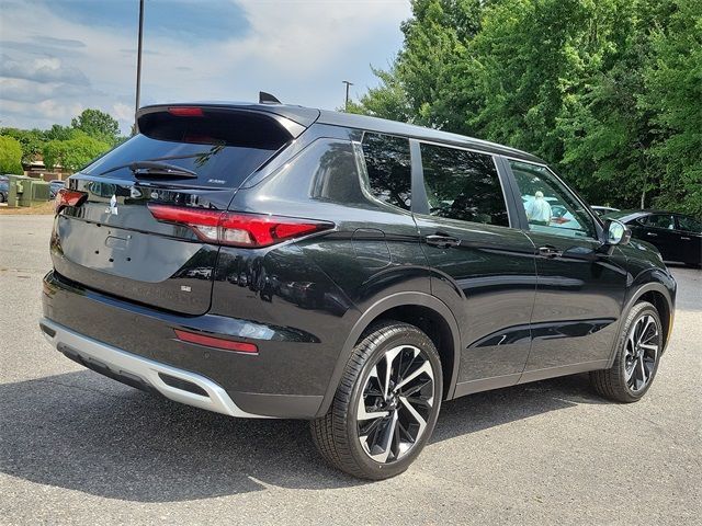 2024 Mitsubishi Outlander SE