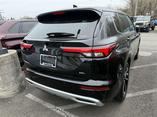 2024 Mitsubishi Outlander SE