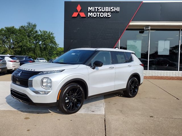 2024 Mitsubishi Outlander SE Black Edition w/Pano Roof