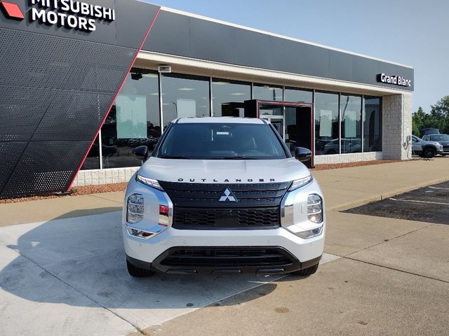 2024 Mitsubishi Outlander SE Black Edition w/Pano Roof