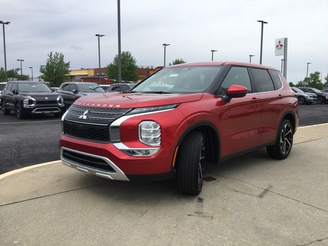 2024 Mitsubishi Outlander SE