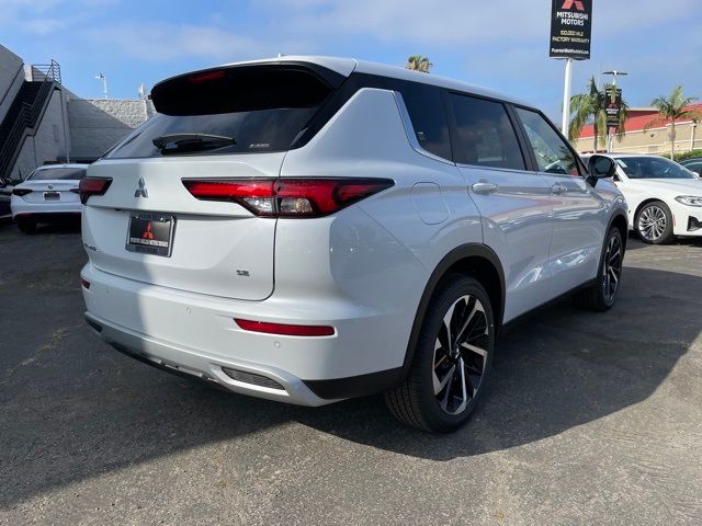 2024 Mitsubishi Outlander SE