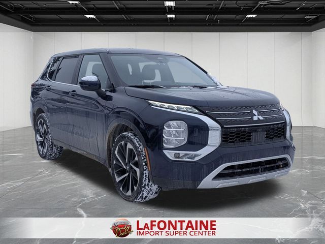 2024 Mitsubishi Outlander SE Black Edition