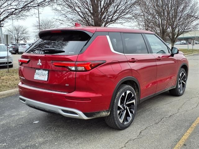 2024 Mitsubishi Outlander SE