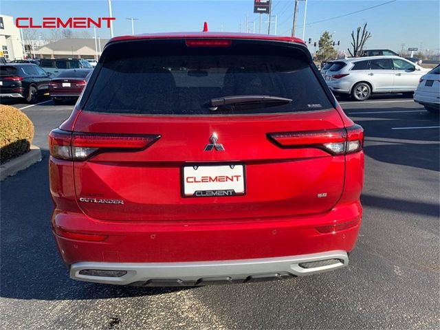 2024 Mitsubishi Outlander SE