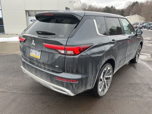 2024 Mitsubishi Outlander SE