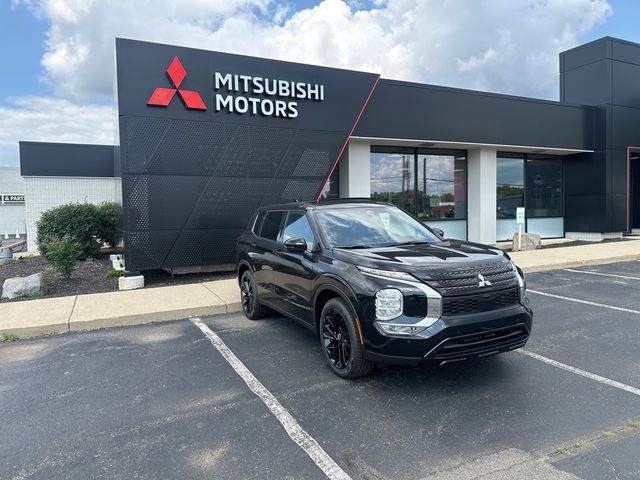 2024 Mitsubishi Outlander SE Black Edition w/Pano Roof