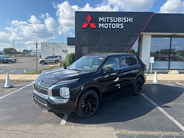 2024 Mitsubishi Outlander SE Black Edition w/Pano Roof