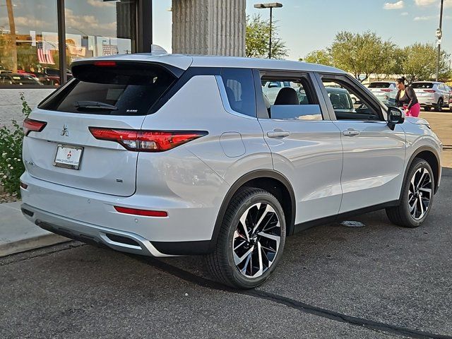 2024 Mitsubishi Outlander SE